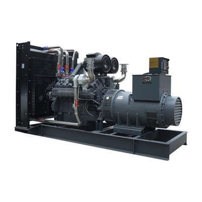Δροσισμένο νερό σύνολο γεννητριών diesel 700kva Cummins με τον αβούρτσιστο εναλλάκτη